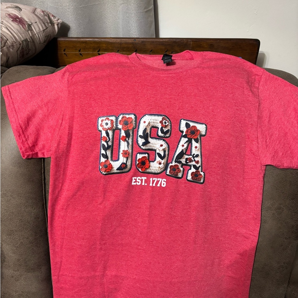 Gildan Red USA Floral Graphic Tee